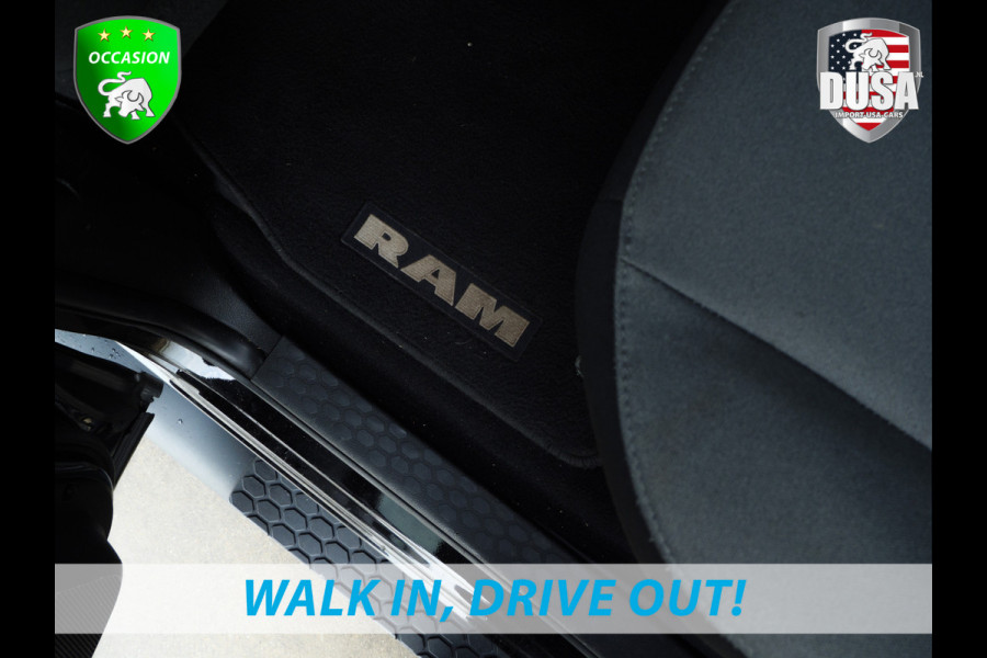 RAM 1500 Classic | SLT | 5.7L HEMI | Container | Night Edition | 6 zitplaatsen | Container | Night edition | treeplanken |