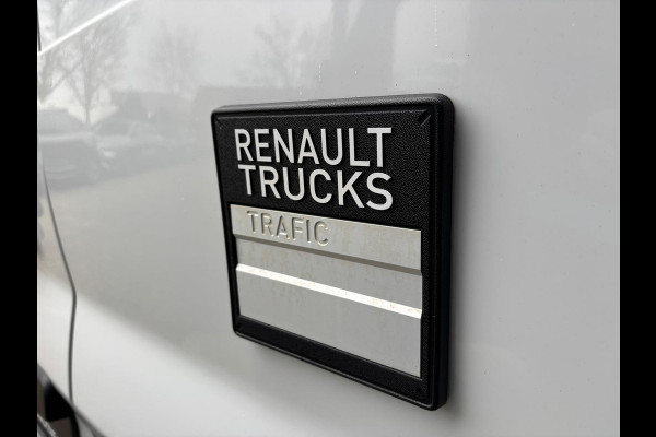 Renault Trafic T30 L2H1 150PK AUTOMAAT RED EDITION LED AIRCO CRUISE CONTROL CAMERA NAVIGATIE CARPLAY TREKHAAK