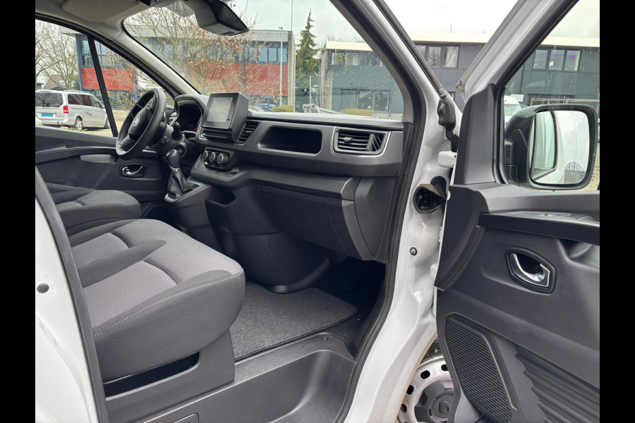 Renault Trafic T30 L2H1 150PK AUTOMAAT RED EDITION LED AIRCO CRUISE CONTROL CAMERA NAVIGATIE CARPLAY TREKHAAK