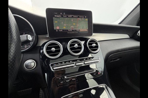 Mercedes-Benz GLC 220 d 4MATIC Solution AMG Incl.BTW Pano Treepl Stoelverw Elek.Klep Uitstraling!