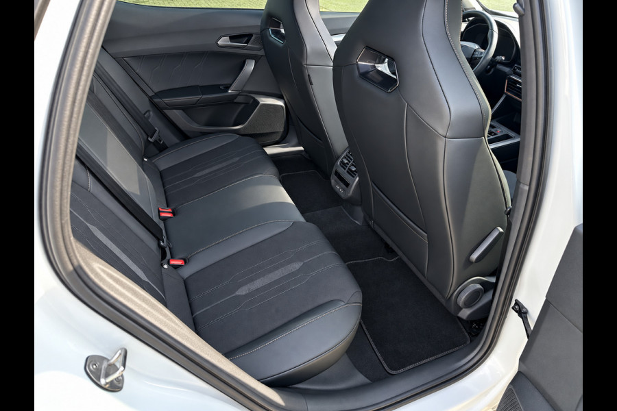 CUPRA Formentor 1.4 e-Hybrid VZ Performance 245PK! Panoramadak! Keyless! Sfeerverl. 360 Camera!