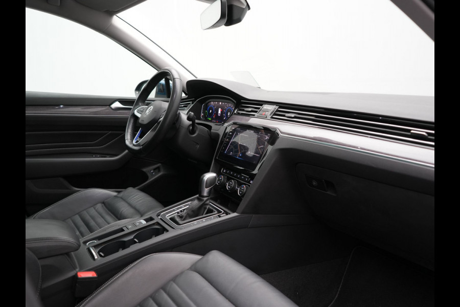 Volkswagen Passat Variant 1.4 TSI PHEV GTE Business 218pk Dealer O.H. | Trekhaak Af Fabriek | Panodak | Head Up | Adaptive Cruise | 360 Camera | Dynaudio | Lederen Sportstoelen Memory & Massage | IQ Light | Stoelen & Stuur Verwarmd | Blis | Keyless | Apple Carplay | Plug In Hybrid |
