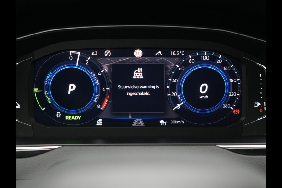 Volkswagen Passat Variant 1.4 TSI PHEV GTE Business 218pk Dealer O.H. | Trekhaak Af Fabriek | Panodak | Head Up | Adaptive Cruise | 360 Camera | Dynaudio | Lederen Sportstoelen Memory & Massage | IQ Light | Stoelen & Stuur Verwarmd | Blis | Keyless | Apple Carplay | Plug In Hybrid |