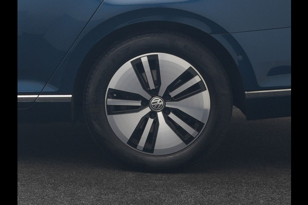 Volkswagen Passat Variant 1.4 TSI PHEV GTE Business 218pk Dealer O.H. | Trekhaak Af Fabriek | Panodak | Head Up | Adaptive Cruise | 360 Camera | Dynaudio | Lederen Sportstoelen Memory & Massage | IQ Light | Stoelen & Stuur Verwarmd | Blis | Keyless | Apple Carplay | Plug In Hybrid |