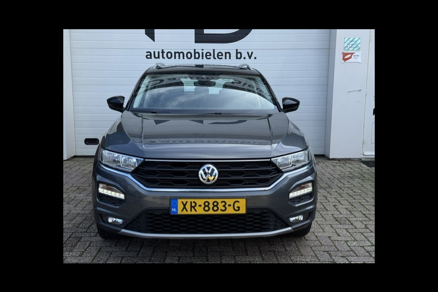 Volkswagen T-Roc 1.0 TSI Style - Trekhaak - CarPlay - LED - Originele Nederlandse auto met NAP - Cruise - Camera