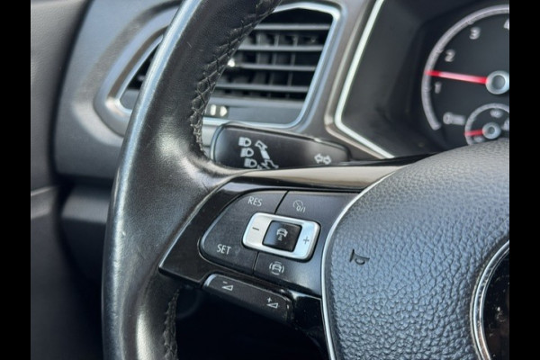 Volkswagen T-Roc 1.0 TSI Style - Trekhaak - CarPlay - LED - Originele Nederlandse auto met NAP - Cruise - Camera