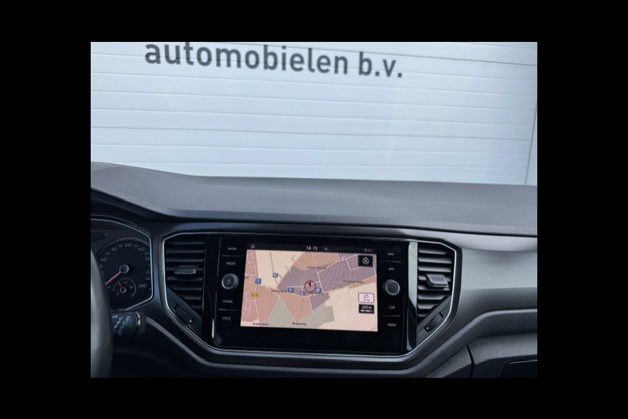 Volkswagen T-Roc 1.0 TSI Style - Trekhaak - CarPlay - LED - Originele Nederlandse auto met NAP - Cruise - Camera