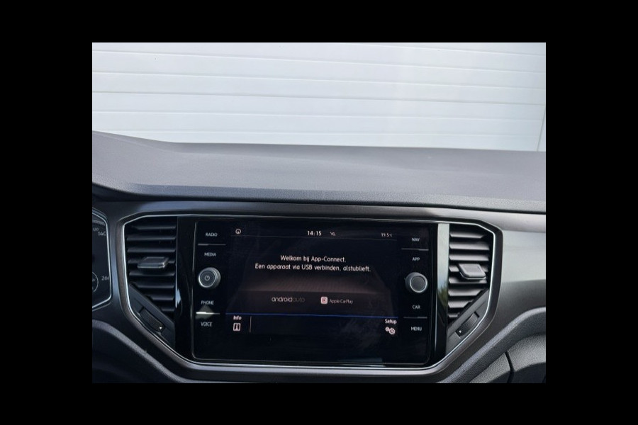 Volkswagen T-Roc 1.0 TSI Style - Trekhaak - CarPlay - LED - Originele Nederlandse auto met NAP - Cruise - Camera