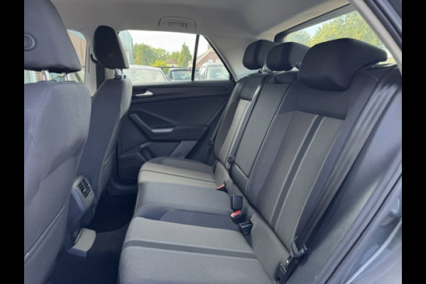 Volkswagen T-Roc 1.0 TSI Style - Trekhaak - CarPlay - LED - Originele Nederlandse auto met NAP - Cruise - Camera
