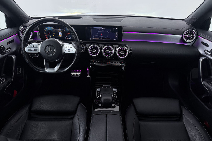 Mercedes-Benz CLA-Klasse Shooting Brake 200 Premium Plus (PANORAMADAK, SFEERVERLICHTING, HEAD-UP, CAMERA, ELEKT. STOELEN)