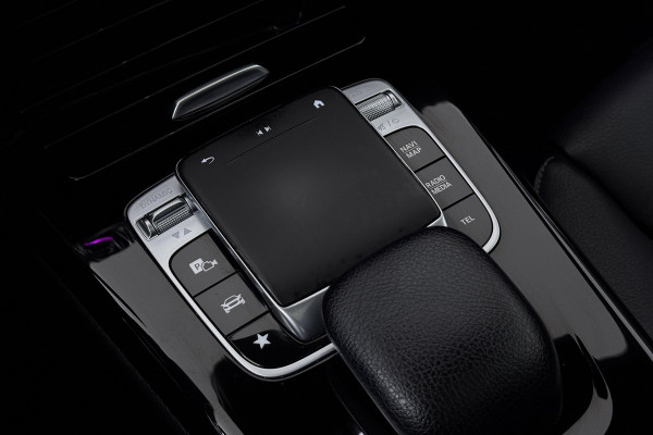 Mercedes-Benz CLA-Klasse Shooting Brake 200 Premium Plus (PANORAMADAK, SFEERVERLICHTING, HEAD-UP, CAMERA, ELEKT. STOELEN)