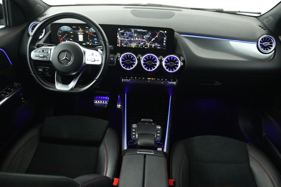 Mercedes-Benz GLA 250 e AMG Line (SFEERVERLICHTING, CAMERA, STOELVERWARMING, LED, 1e EIGENAAR)
