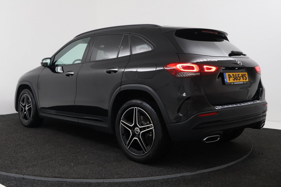 Mercedes-Benz GLA 250 e AMG Line (SFEERVERLICHTING, CAMERA, STOELVERWARMING, LED, 1e EIGENAAR)