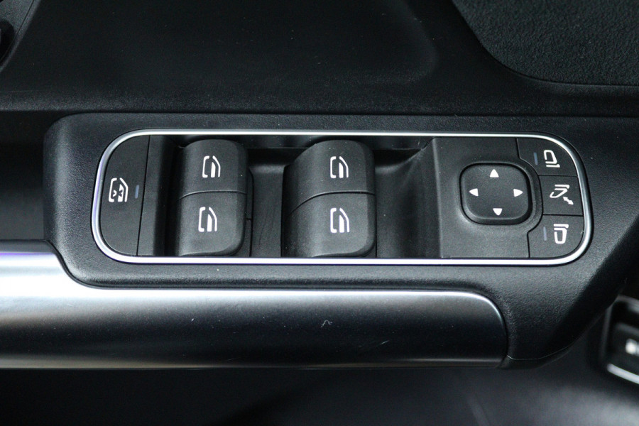 Mercedes-Benz GLA 250 e AMG Line (SFEERVERLICHTING, CAMERA, STOELVERWARMING, LED, 1e EIGENAAR)