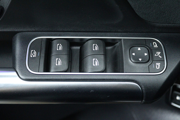 Mercedes-Benz GLA 250 e AMG Line (SFEERVERLICHTING, CAMERA, STOELVERWARMING, LED, 1e EIGENAAR)
