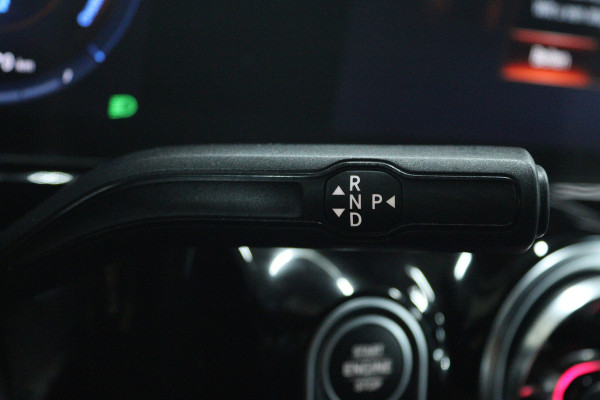 Mercedes-Benz GLA 250 e AMG Line (SFEERVERLICHTING, CAMERA, STOELVERWARMING, LED, 1e EIGENAAR)