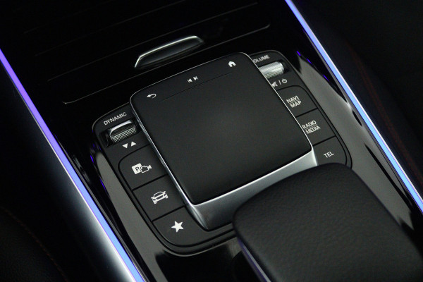 Mercedes-Benz GLA 250 e AMG Line (SFEERVERLICHTING, CAMERA, STOELVERWARMING, LED, 1e EIGENAAR)