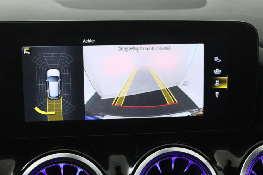 Mercedes-Benz GLA 250 e AMG Line (SFEERVERLICHTING, CAMERA, STOELVERWARMING, LED, 1e EIGENAAR)