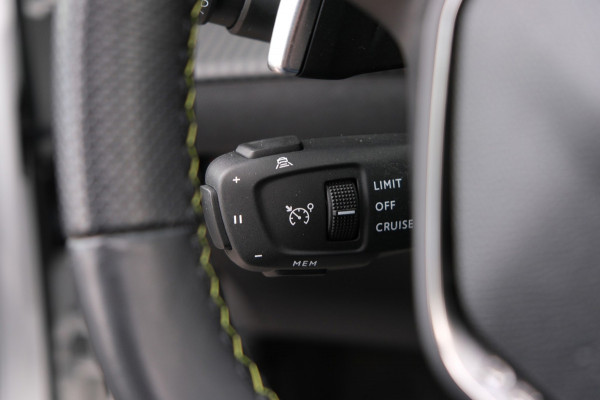 Peugeot 2008 1.2 PureTech GT *PANORAMADAK/STOELVERWARMING* Afn. Trekhaak/Apple Carplay/Navi/Camera VOL