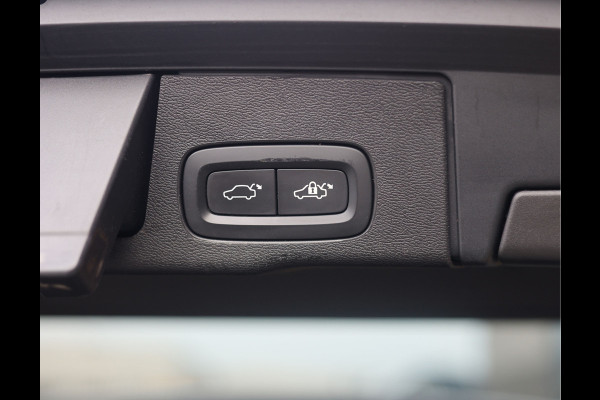 Volvo XC60 T8 AWD Polestar Engineered | Pano - Bowers & Wilkins - HUD