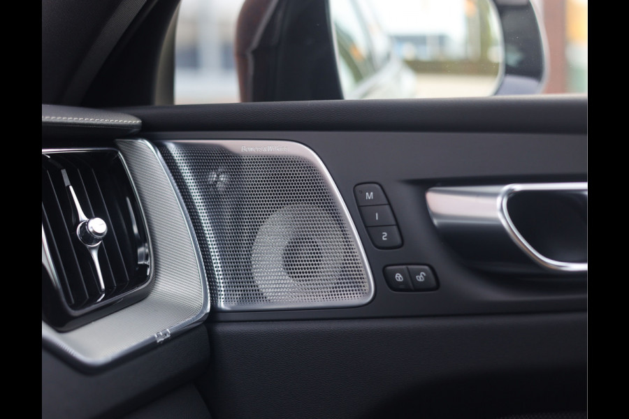 Volvo XC60 T8 AWD Polestar Engineered | Pano - Bowers & Wilkins - HUD