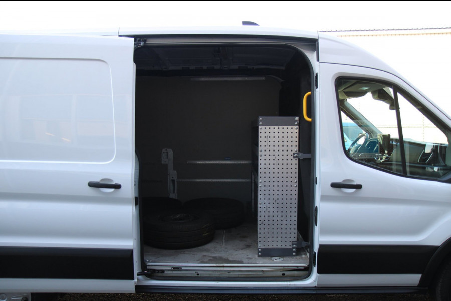 Ford Transit 350 2.0 TDCI 130PK L3H2 Trend / Camera / App connect / Navi / 3 zits