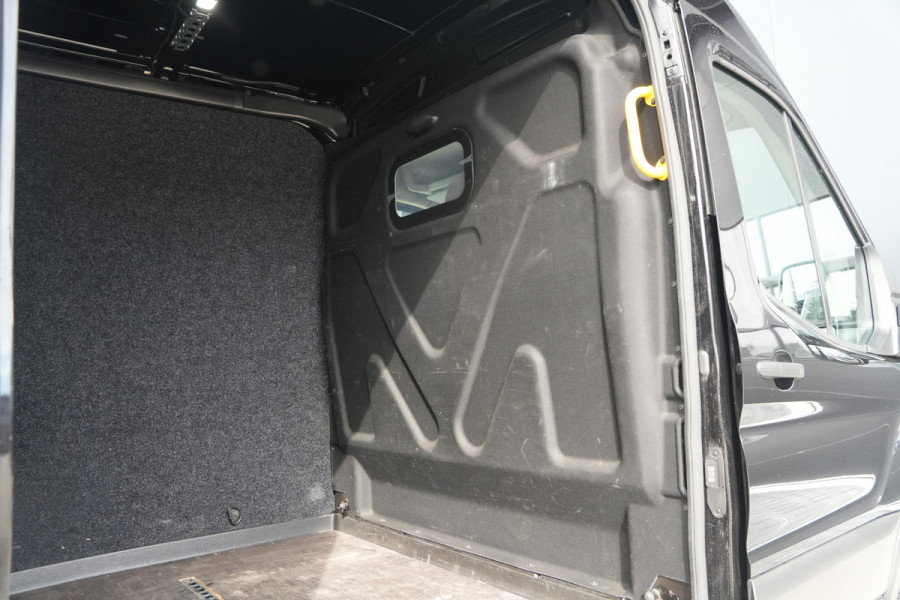 Ford Transit 350 2.0 TDCI L2H2 Trend 130pk - ACC - Blindspot - Camera - Trekhaak - Opstap - Rijklaar