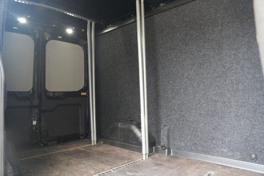 Ford Transit 350 2.0 TDCI L2H2 Trend 130pk - ACC - Blindspot - Camera - Trekhaak - Opstap - Rijklaar