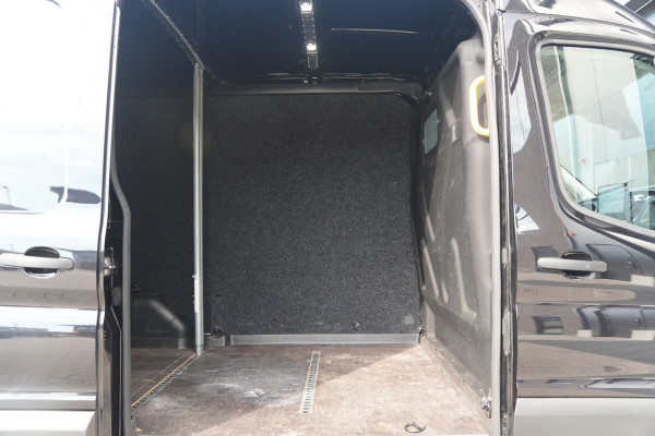 Ford Transit 350 2.0 TDCI L2H2 Trend 130pk - ACC - Blindspot - Camera - Trekhaak - Opstap - Rijklaar