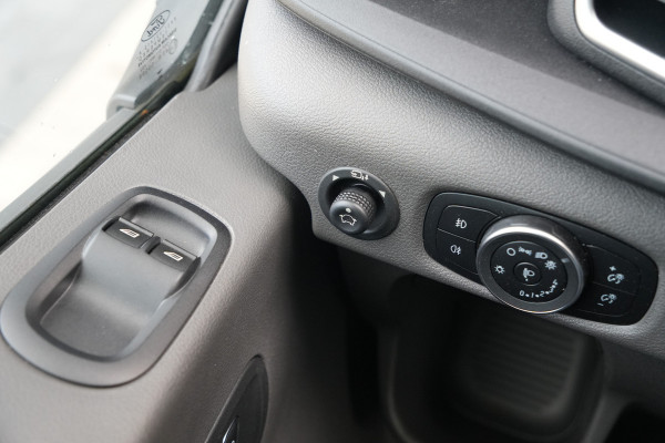 Ford Transit 350 2.0 TDCI L2H2 Trend 130pk - ACC - Blindspot - Camera - Trekhaak - Opstap - Rijklaar