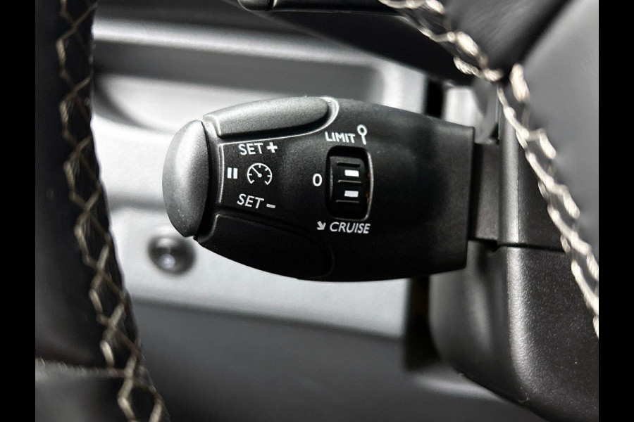 Opel Vivaro 145pk Automaat L3H1 Dubbele cabine Navigatie Camera Trekhaak Apple carplay Parkeersensoren Cruise control