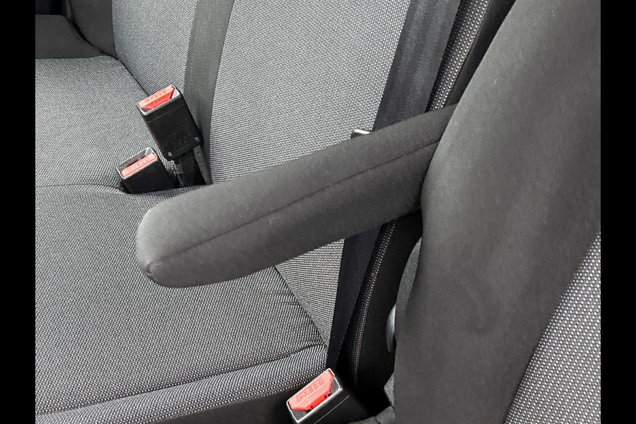Opel Vivaro 145pk Automaat L3H1 Dubbele cabine Navigatie Camera Trekhaak Apple carplay Parkeersensoren Cruise control