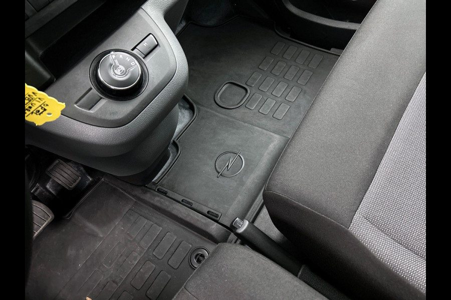 Opel Vivaro 145pk Automaat L3H1 Dubbele cabine Navigatie Camera Trekhaak Apple carplay Parkeersensoren Cruise control