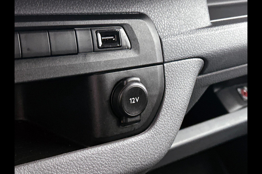 Opel Vivaro 145pk Automaat L3H1 Dubbele cabine Navigatie Camera Trekhaak Apple carplay Parkeersensoren Cruise control