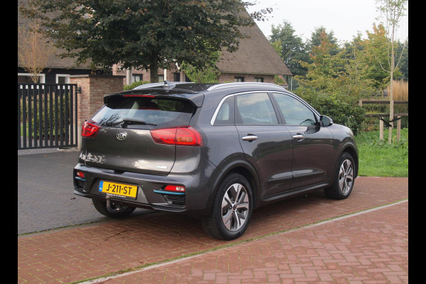 Kia e-Niro DynamicLine 64 kWh | SOH 100% | Fase 3 | Camera | Trekhaak | Apple Carplay | Dealeronderhouden |