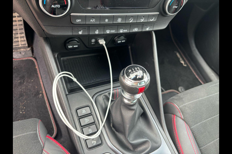 Hyundai Tucson 1.6 GDi N-line 132 PK | Stoelverwarming | Navigatie | Cruise Controle | Stuurwielverwarming | 18 inch lichtmetalen velgen | Alcantara
