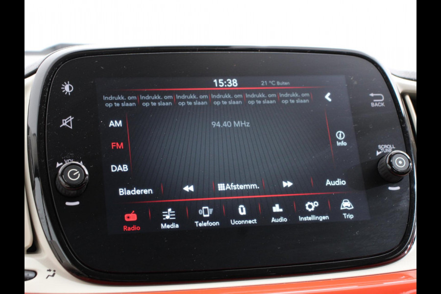 Fiat 500 1.0 Hybrid Vita Comfort Navigatie Apple Carplay/Android Auto Parkeer sensoren Cruise Control Airco