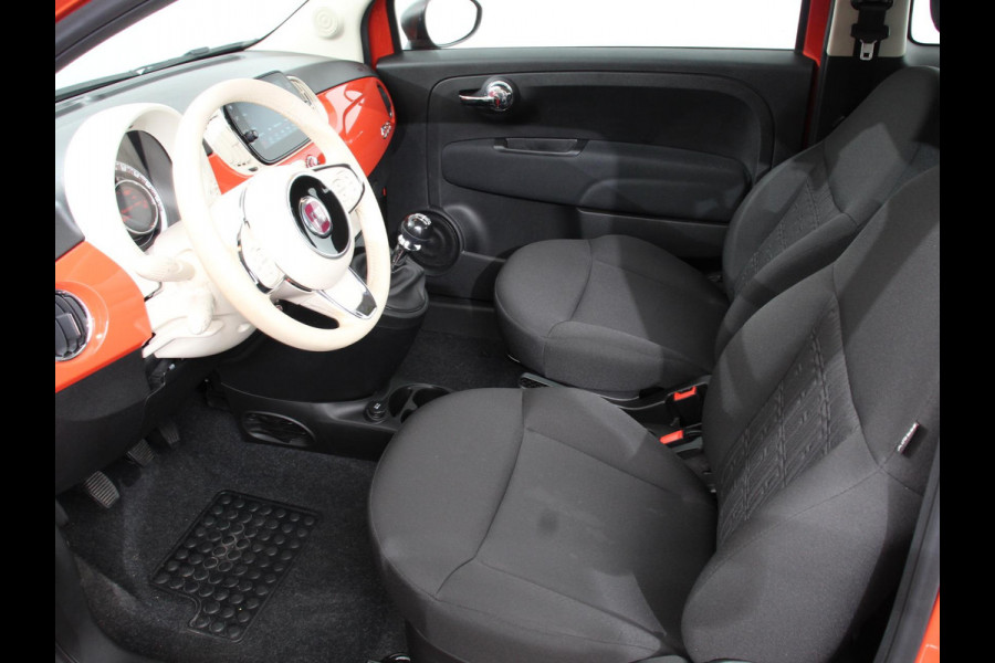Fiat 500 1.0 Hybrid Vita Comfort Navigatie Apple Carplay/Android Auto Parkeer sensoren Cruise Control Airco