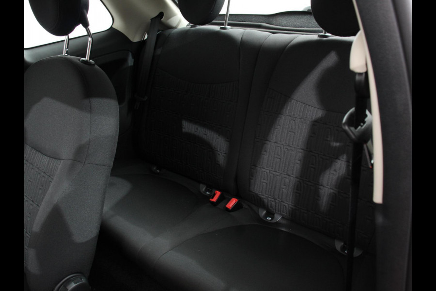 Fiat 500 1.0 Hybrid Vita Comfort Navigatie Apple Carplay/Android Auto Parkeer sensoren Cruise Control Airco