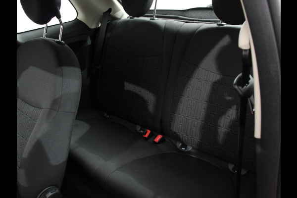Fiat 500 1.0 Hybrid Vita Comfort Navigatie Apple Carplay/Android Auto Parkeer sensoren Cruise Control Airco