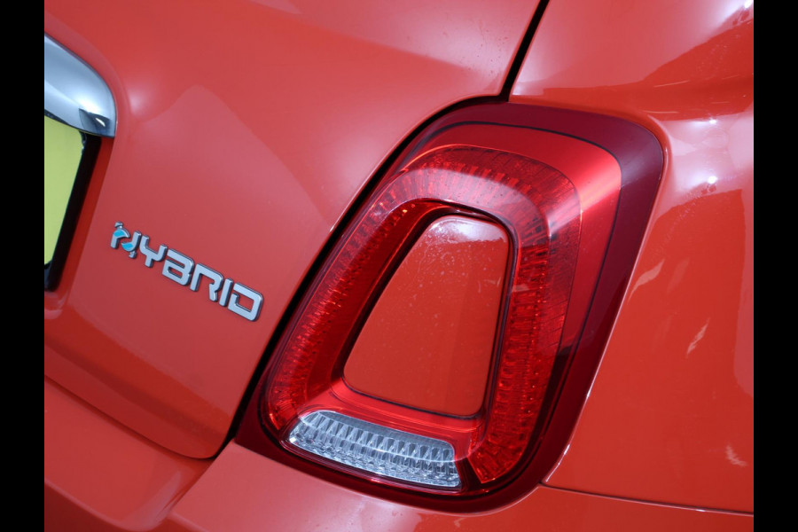 Fiat 500 1.0 Hybrid Vita Comfort Navigatie Apple Carplay/Android Auto Parkeer sensoren Cruise Control Airco