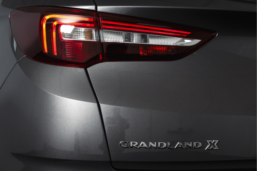 Opel Grandland X 1.2 Turbo 130 PK Innovation - Automaat Org. NL. | Afn. Trekhaak | Cruise | PDC | Camera | NAV + App. Connect | ECC | LED | LM 18" |