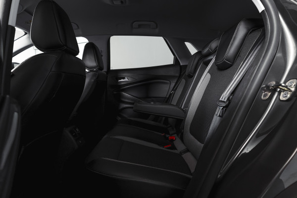 Opel Grandland X 1.2 Turbo 130 PK Innovation - Automaat Org. NL. | Afn. Trekhaak | Cruise | PDC | Camera | NAV + App. Connect | ECC | LED | LM 18" |