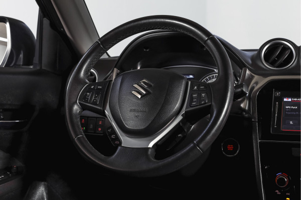 Suzuki Vitara 1.4 Boosterjet 140 PK Stijl Org. NL. | Afn. Trekhaak | Adapt. Cruise | Stoelverw. | PDC | Camera | NAV + App. Connect  | ECC | LM 17" |