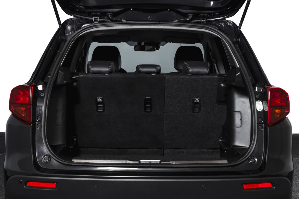 Suzuki Vitara 1.4 Boosterjet 140 PK Stijl Org. NL. | Afn. Trekhaak | Adapt. Cruise | Stoelverw. | PDC | Camera | NAV + App. Connect  | ECC | LM 17" |
