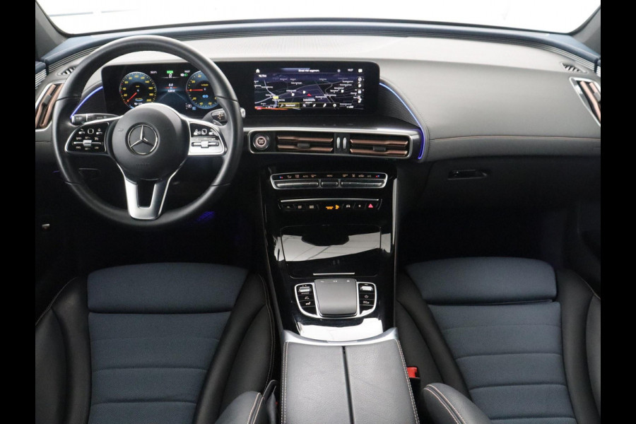 Mercedes-Benz EQC 400 4MATIC AMG Line 80 kWh | SOH 95.8% | Panoramadak | Trekhaak | Camera | Sfeerverlichting | Climate control | Half Leder | Stoelverwarming |
