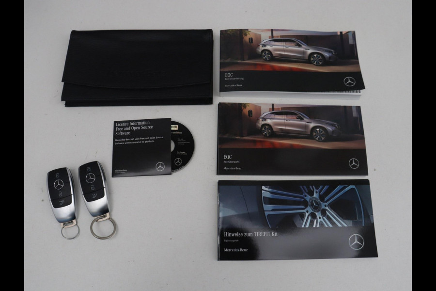 Mercedes-Benz EQC 400 4MATIC AMG Line 80 kWh | SOH 95.8% | Panoramadak | Trekhaak | Camera | Sfeerverlichting | Climate control | Half Leder | Stoelverwarming |