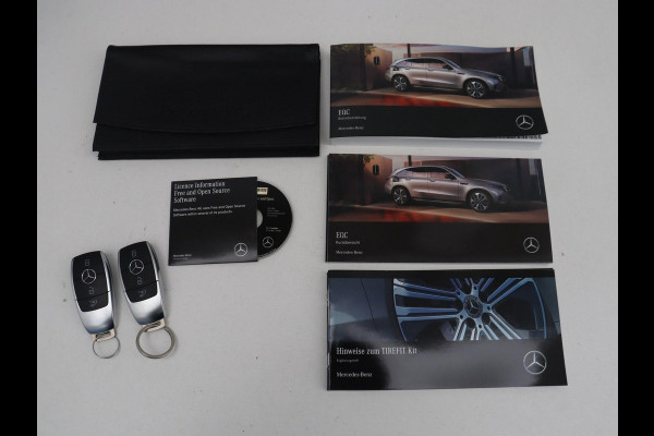 Mercedes-Benz EQC 400 4MATIC AMG Line 80 kWh | SOH 95.8% | Panoramadak | Trekhaak | Camera | Sfeerverlichting | Climate control | Half Leder | Stoelverwarming |