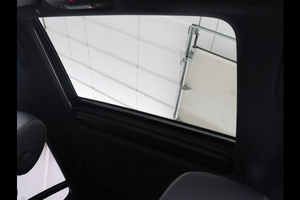 Mercedes-Benz EQC 400 4MATIC AMG Line 80 kWh | SOH 95.8% | Panoramadak | Trekhaak | Camera | Sfeerverlichting | Climate control | Half Leder | Stoelverwarming |