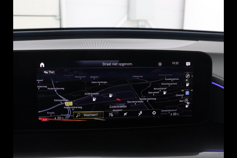 Mercedes-Benz EQC 400 4MATIC AMG Line 80 kWh | SOH 95.8% | Panoramadak | Trekhaak | Camera | Sfeerverlichting | Climate control | Half Leder | Stoelverwarming |